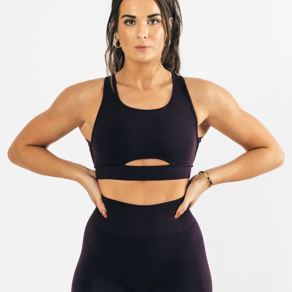 cute and sexy alphalete sports bra!